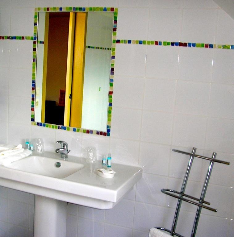 Hotel Le Chevalier Gambette Saint-Armel Room photo